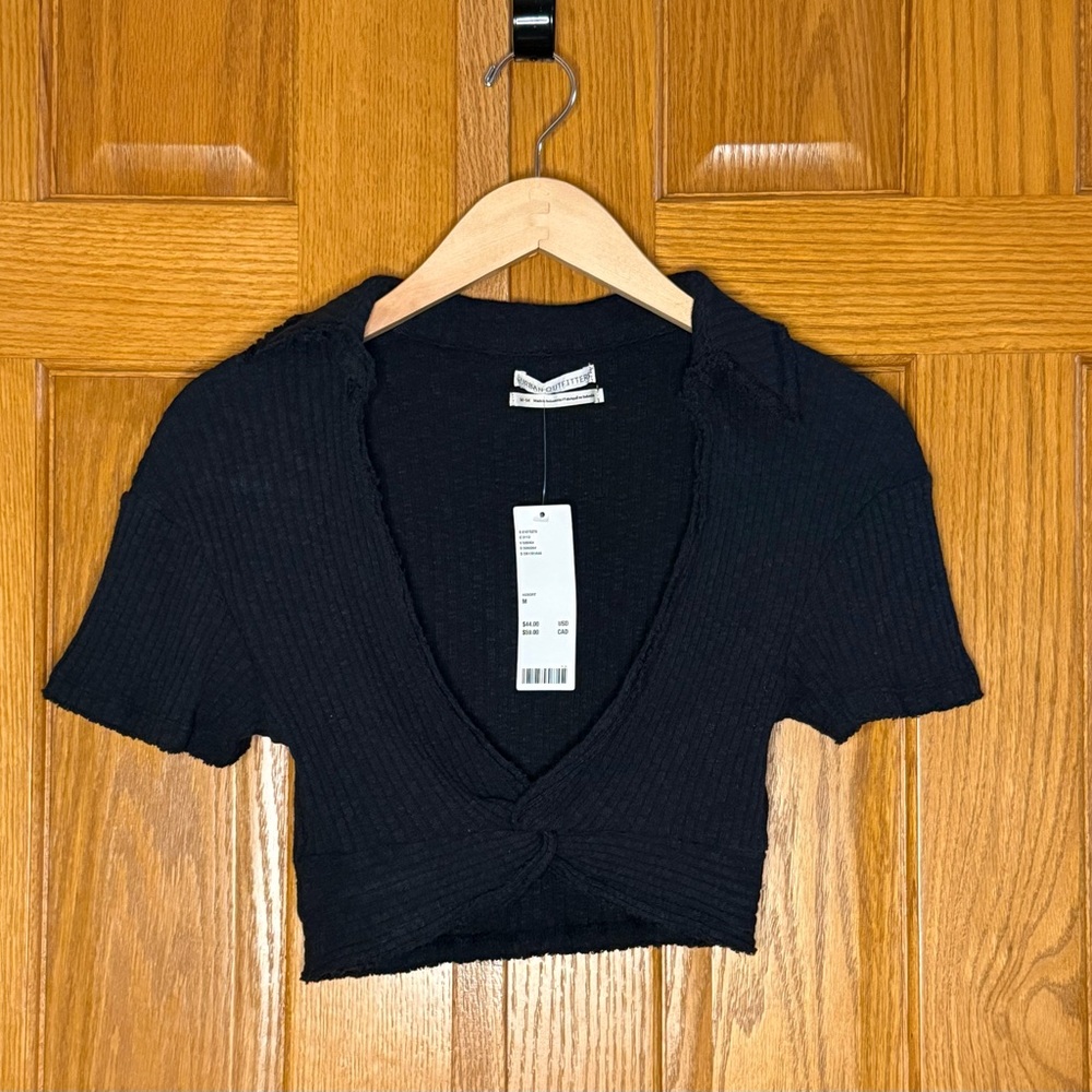 Urban Outfitters Black Ribbed V-Neck Crop Top Sz Medium
